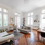 Palais Centre Historique Balcon Apartment