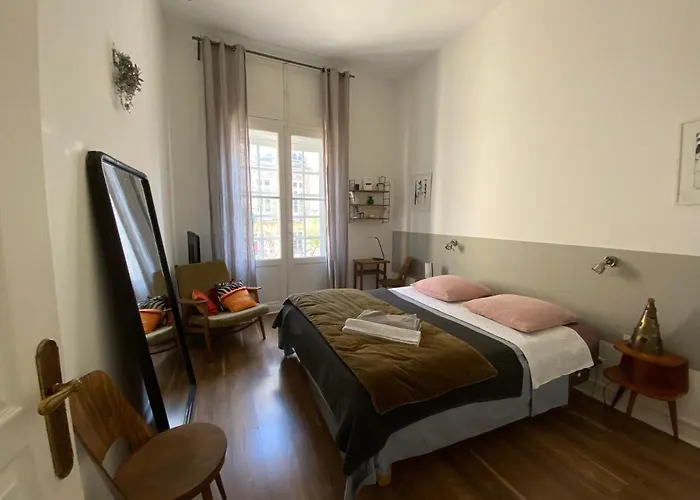 Palais Centre Historique Balcon Apartment