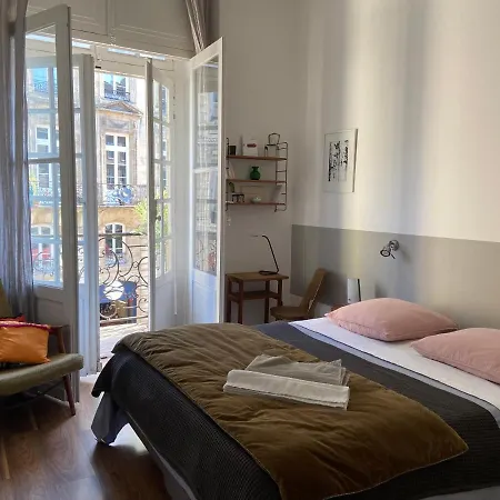 Palais Centre Historique Balcon 아파트 *